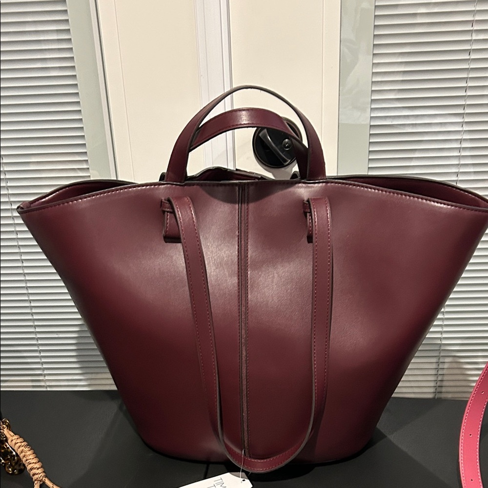 Three beautiful handbags! New you will get all three. - Picture 2 of 13